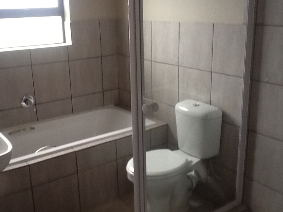 To Let 3 Bedroom Property for Rent in Stellendale Western Cape